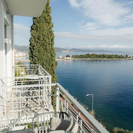 Infinity Hotel Gytheio エクステリア 写真